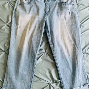 DEMOCRACY crop length jeans. Size 22. Great Condition.